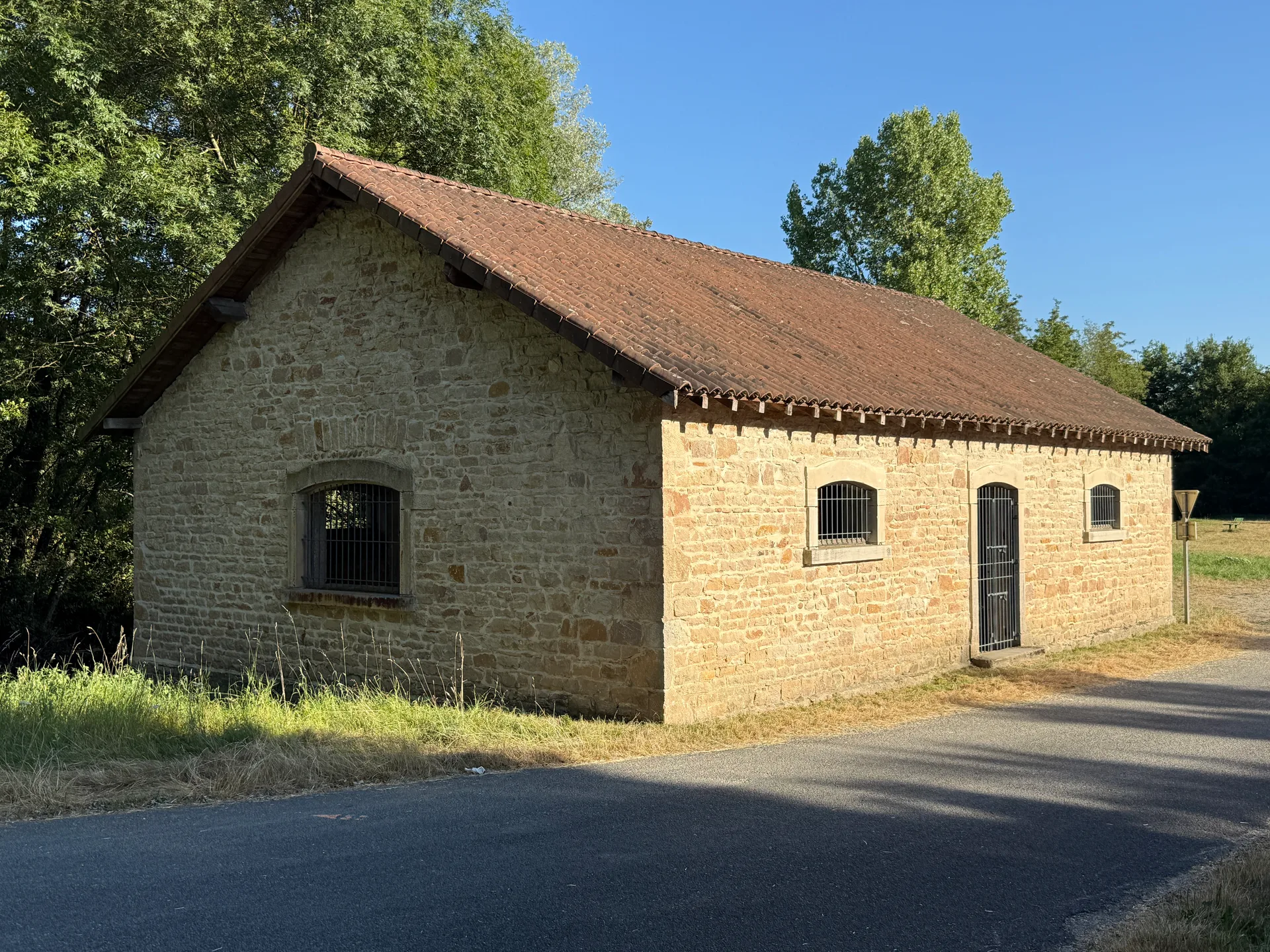 Plan d'eau des Granges à Neuville-les-Dames — Sur le lac