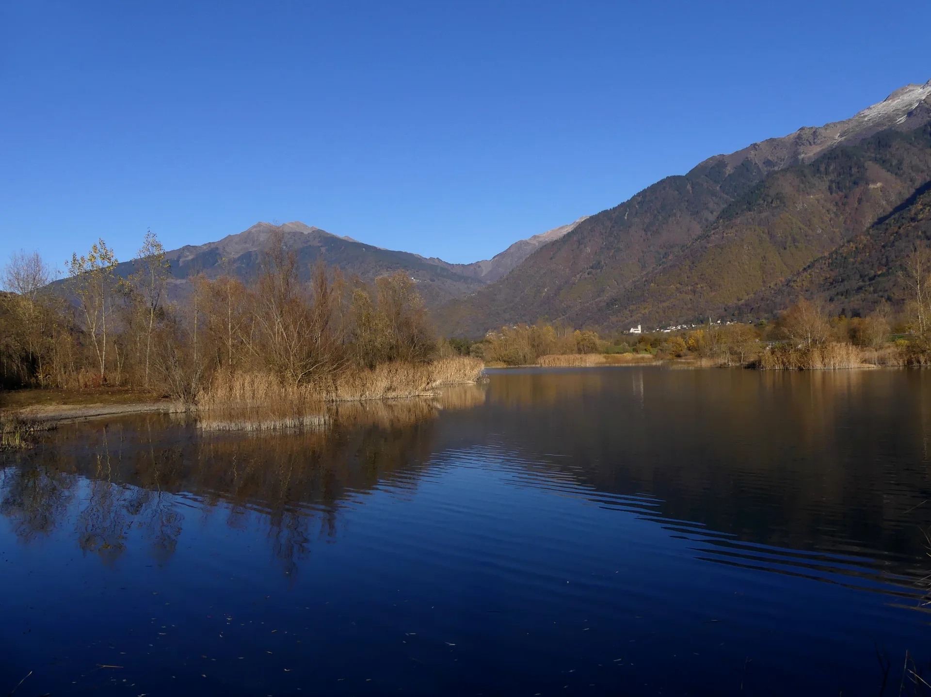 Plan d'eau des Hurtieres à Saint-Alban-d'Hurtières — À 219 m du lac
