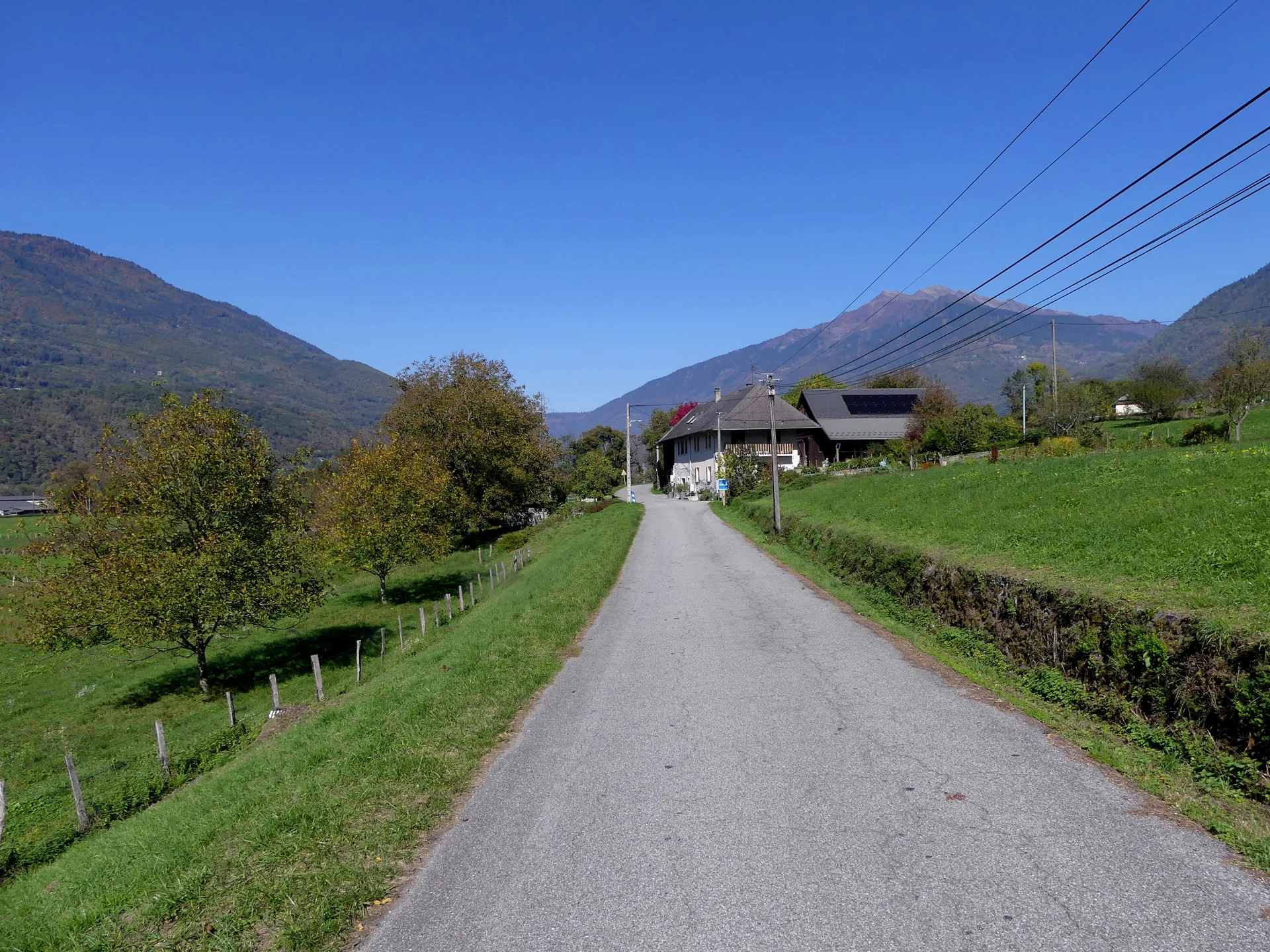 Plan d'eau des Hurtieres à Saint-Alban-d'Hurtières — À 922 m du lac