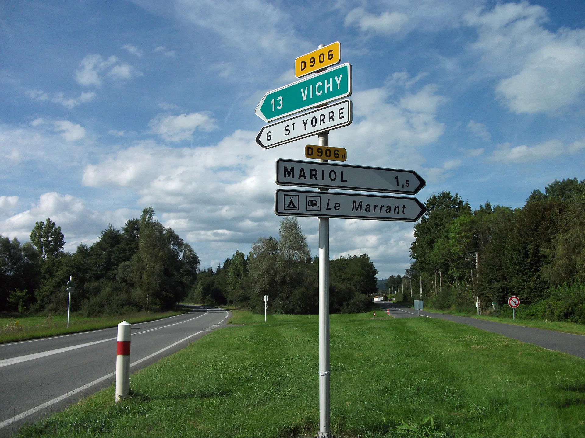 Plan d'eau des Pinots à Mariol — À 808 m du lac