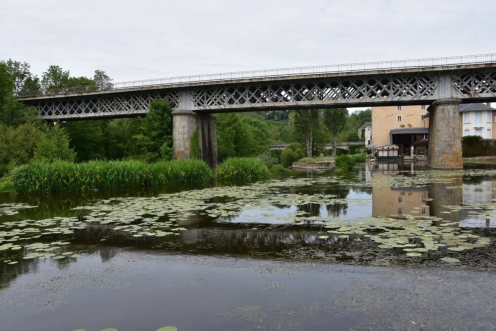 Plan d'eau du Cébron à Saint-Loup-Lamairé — À 2,7 km du lac