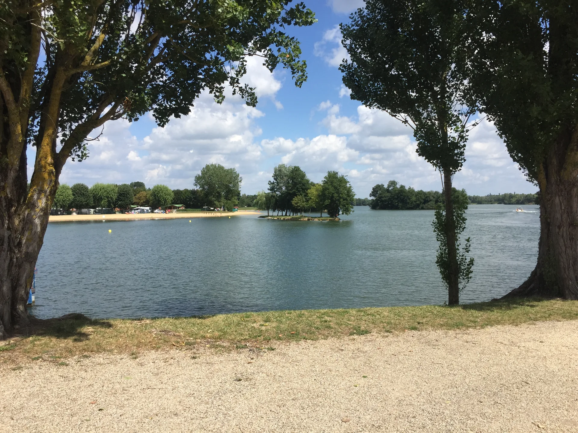 Plan d'eau du Lac Noire à Malafretaz — À 999 m du lac