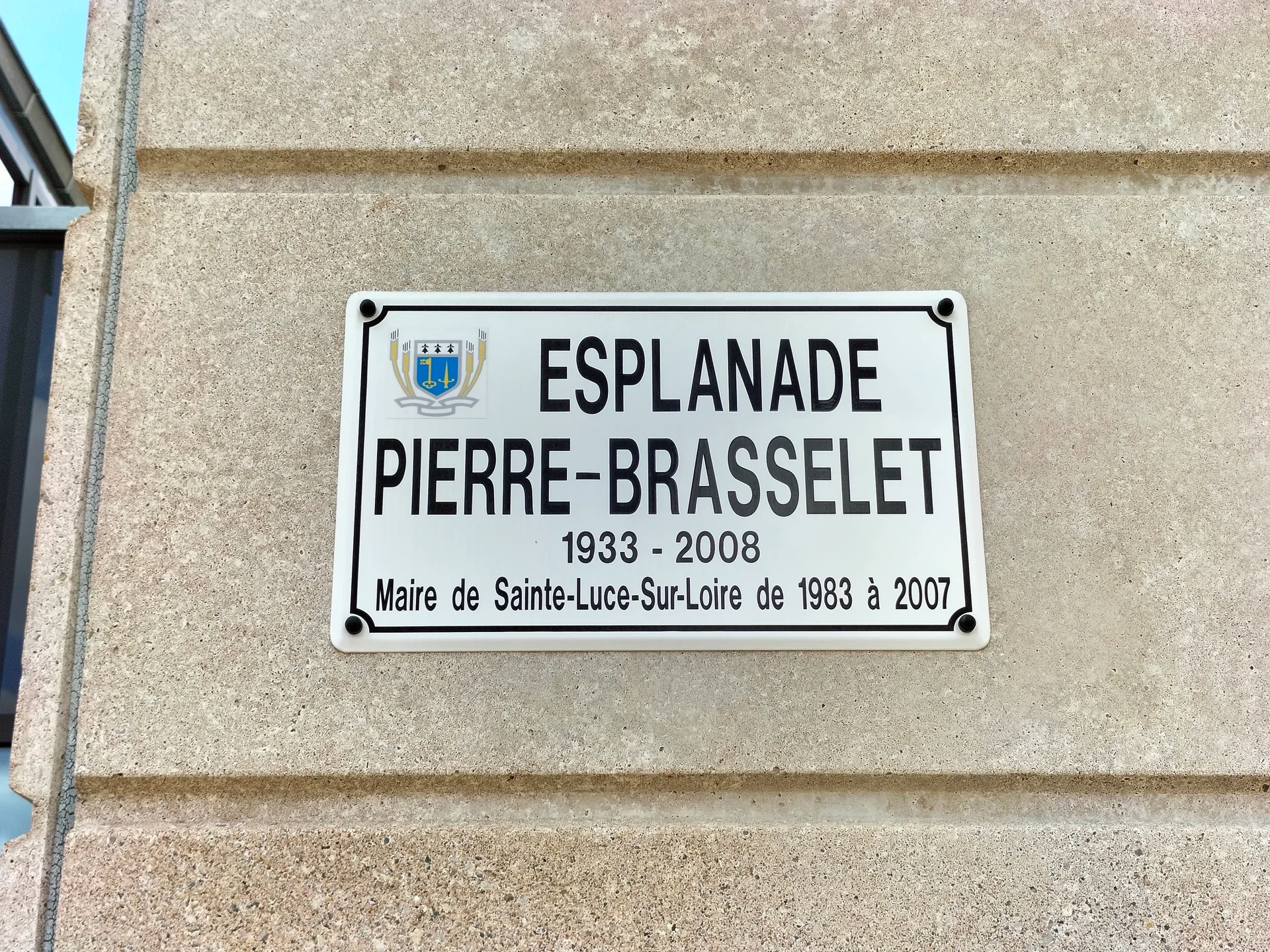 Plan d'eau du Plessis à Sainte-Luce-sur-Loire — À 741 m du lac