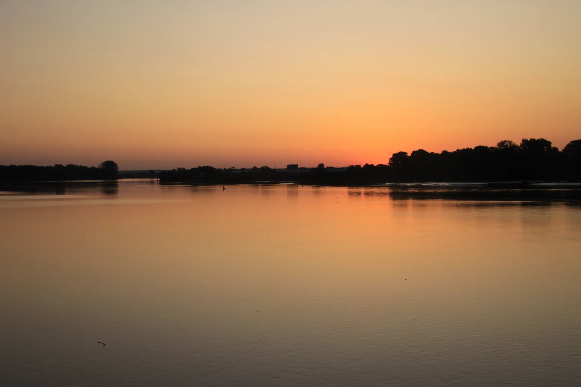 Plan d'eau du Plessis à Sainte-Luce-sur-Loire — À 642 m du lac