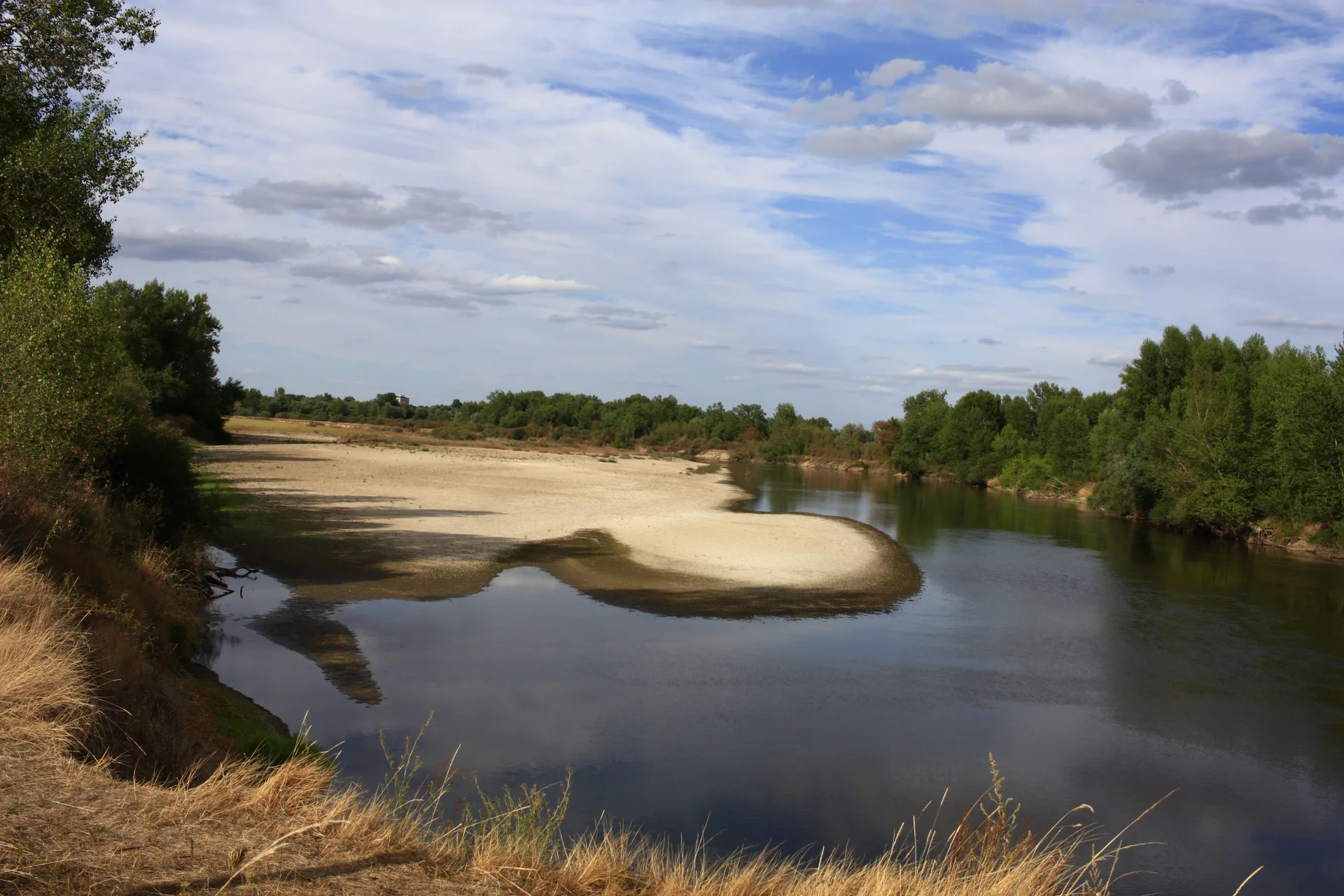 Plan d'eau du riau de Bessay à Toulon-sur-Allier — À 2,8 km du lac