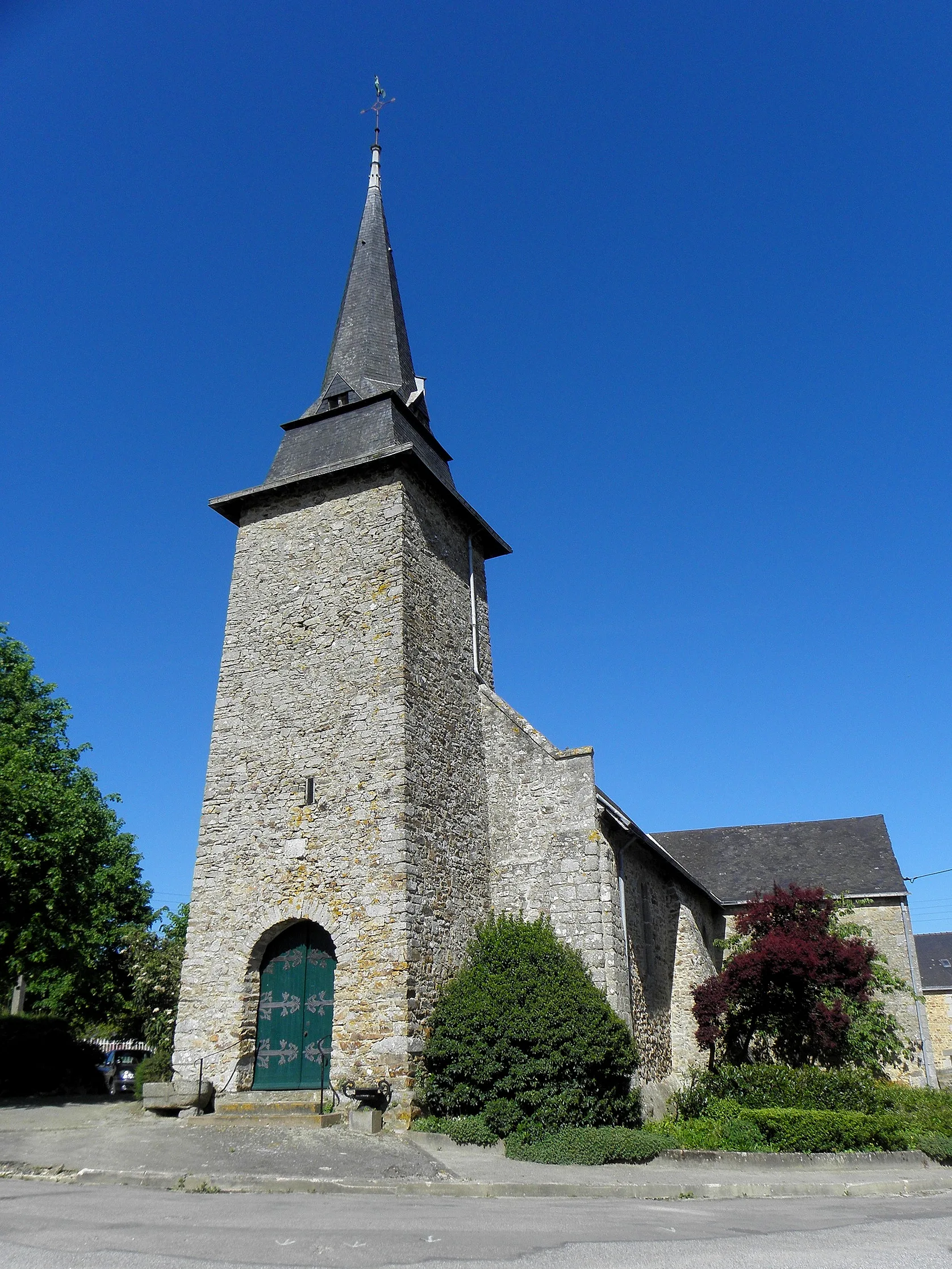 Plan d'eau du Tertre à Saint-Germain-le-Guillaume — À 2,8 km du lac