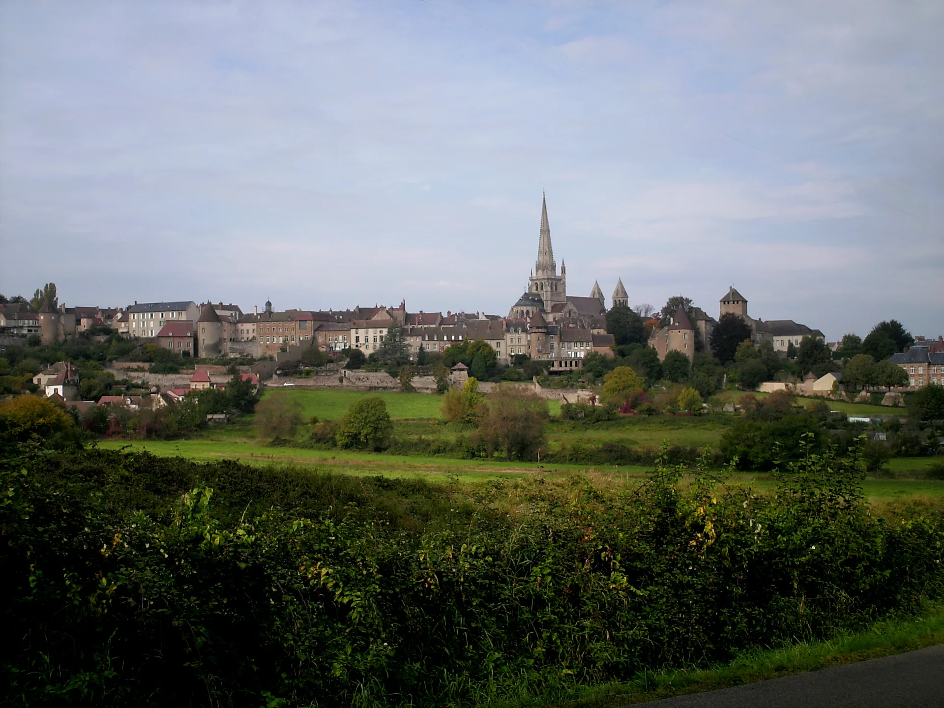 Plan d'eau du Vallon à Autun — À 687 m du lac