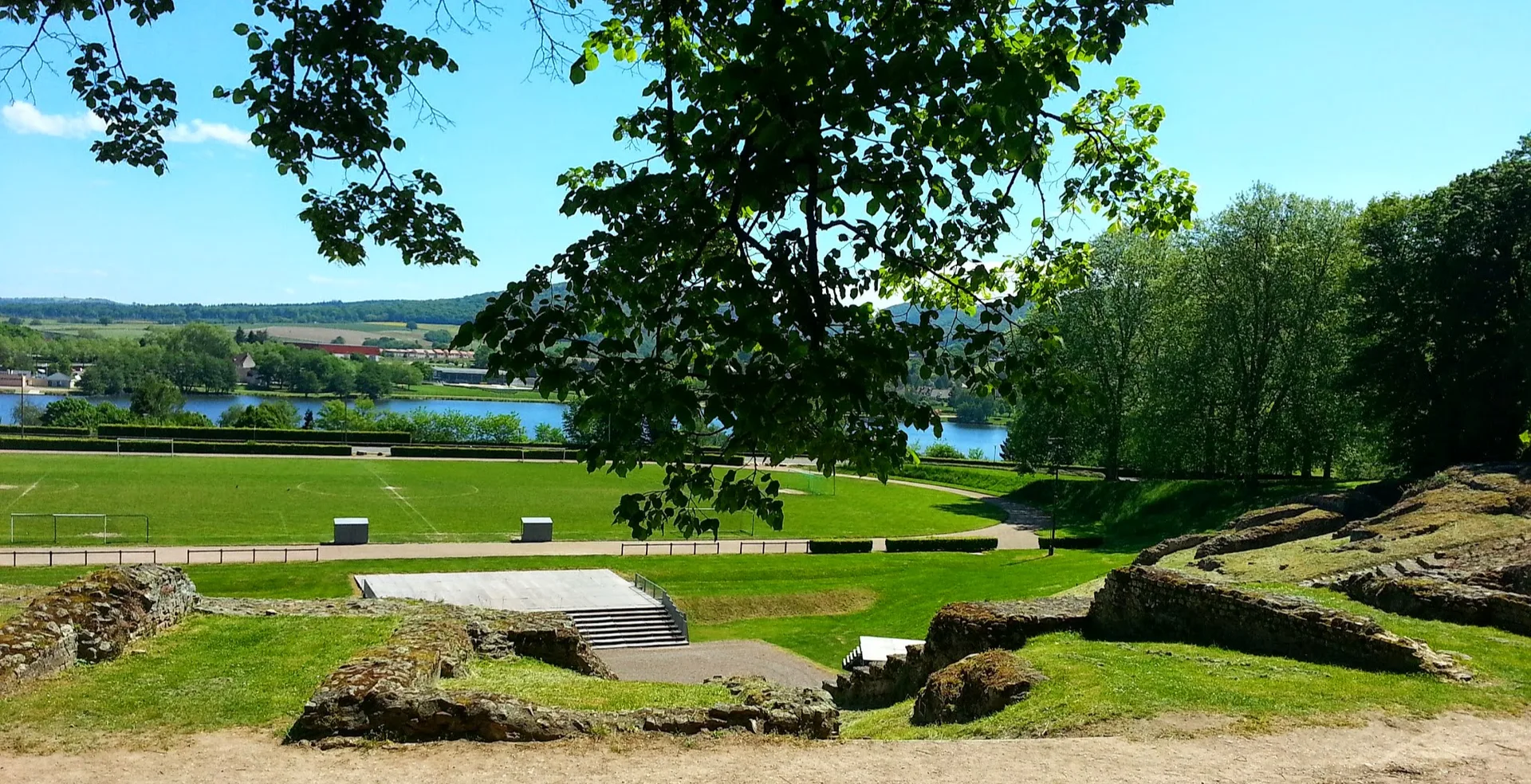 Plan d'eau du Vallon à Autun — Sur le lac