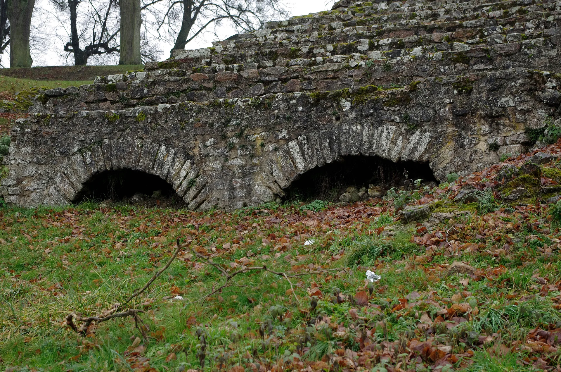 Plan d'eau du Vallon à Autun — À 201 m du lac