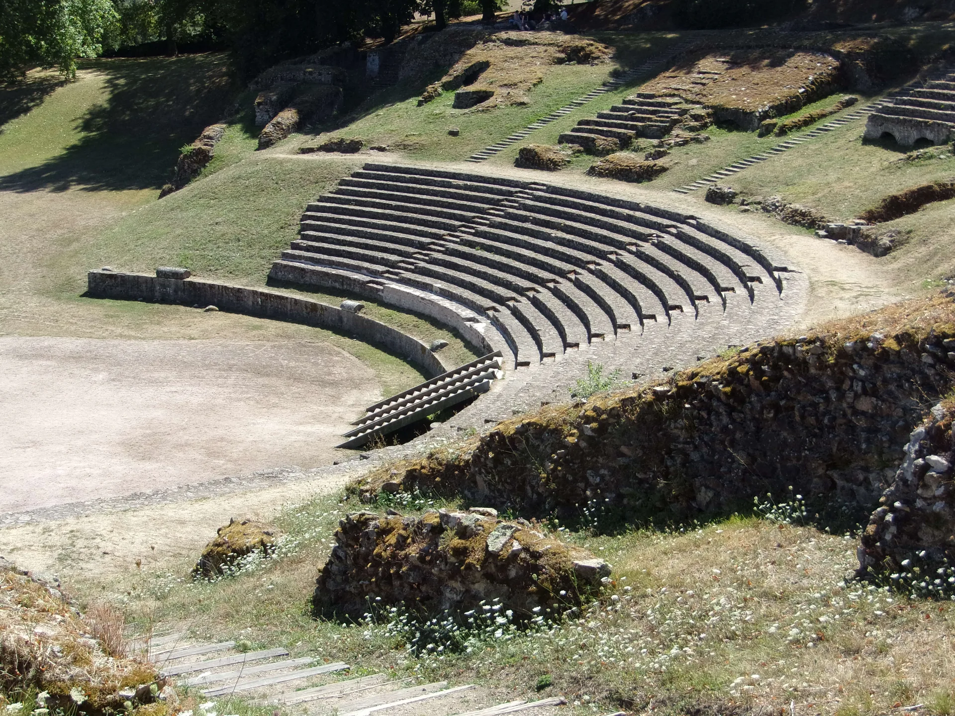 Plan d'eau du Vallon à Autun — À 226 m du lac