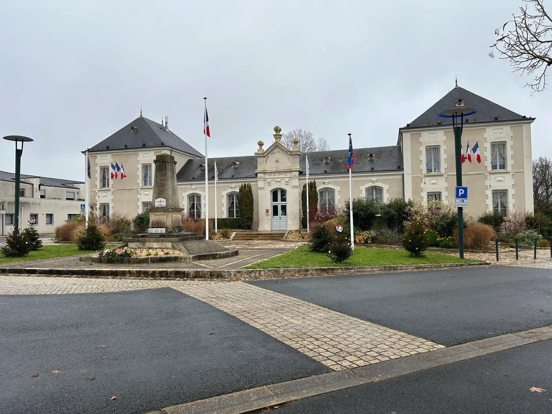 Plan d'eau Les Planches à Saint-Maur — À 817 m du lac