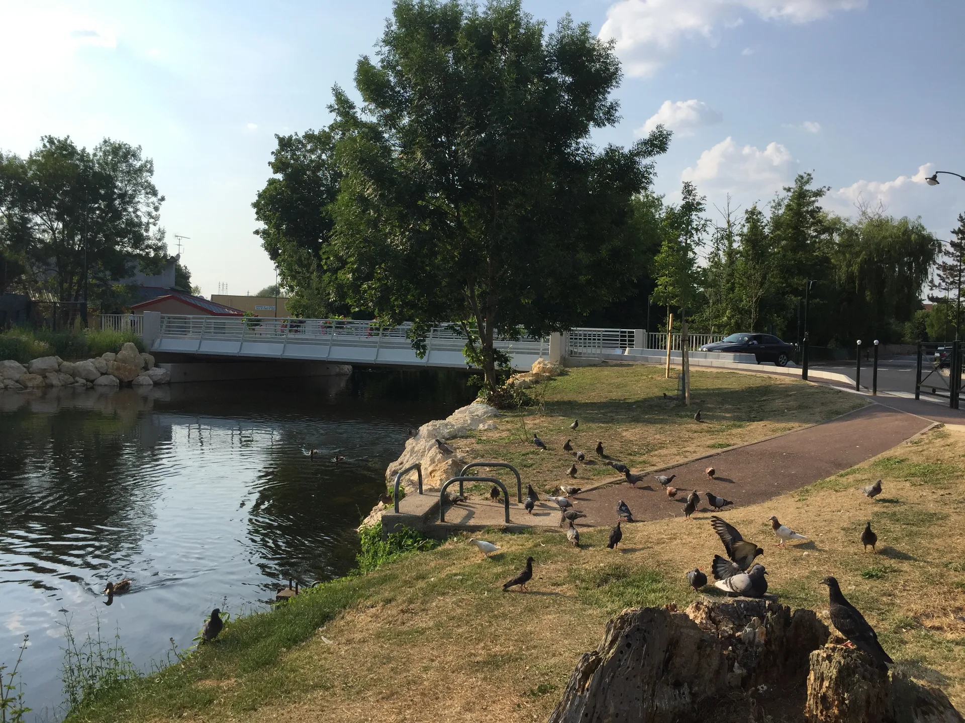 Plan d'eau sur la Seine à Corbeil à Corbeil-Essonnes — À 274 m du lac