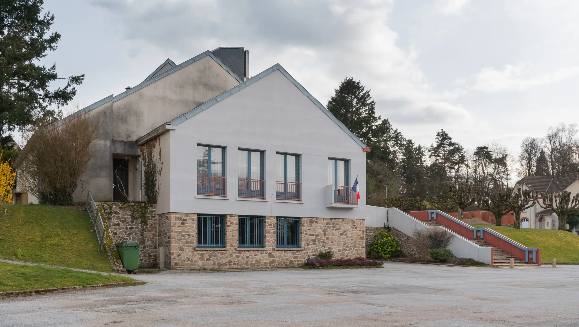 Plan deau de Chateauneuf la Forêt à Châteauneuf-la-Forêt — À 595 m du lac
