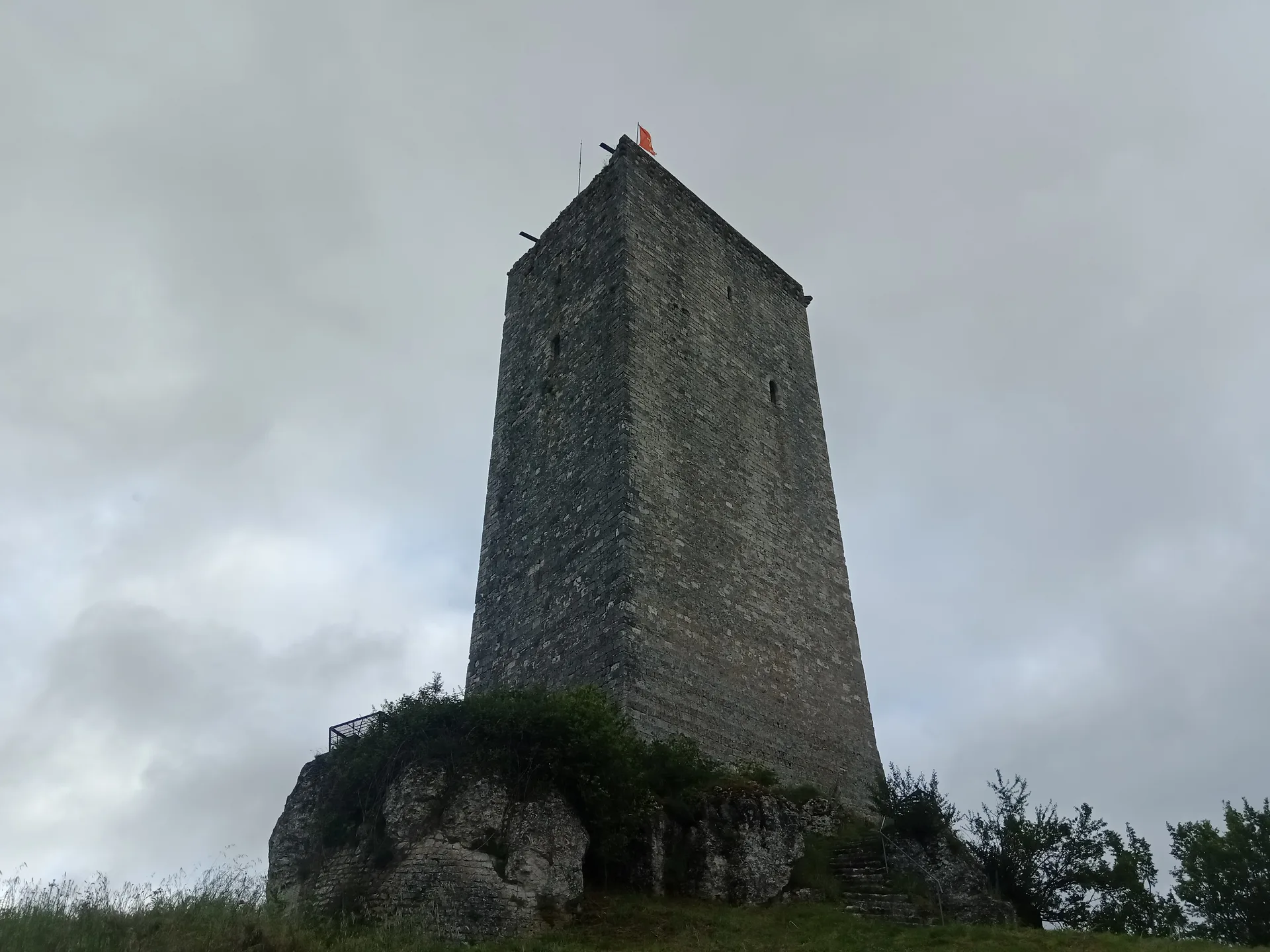 Plan deau de Montcuq à Montcuq-en-Quercy-Blanc — À 2,1 km du lac