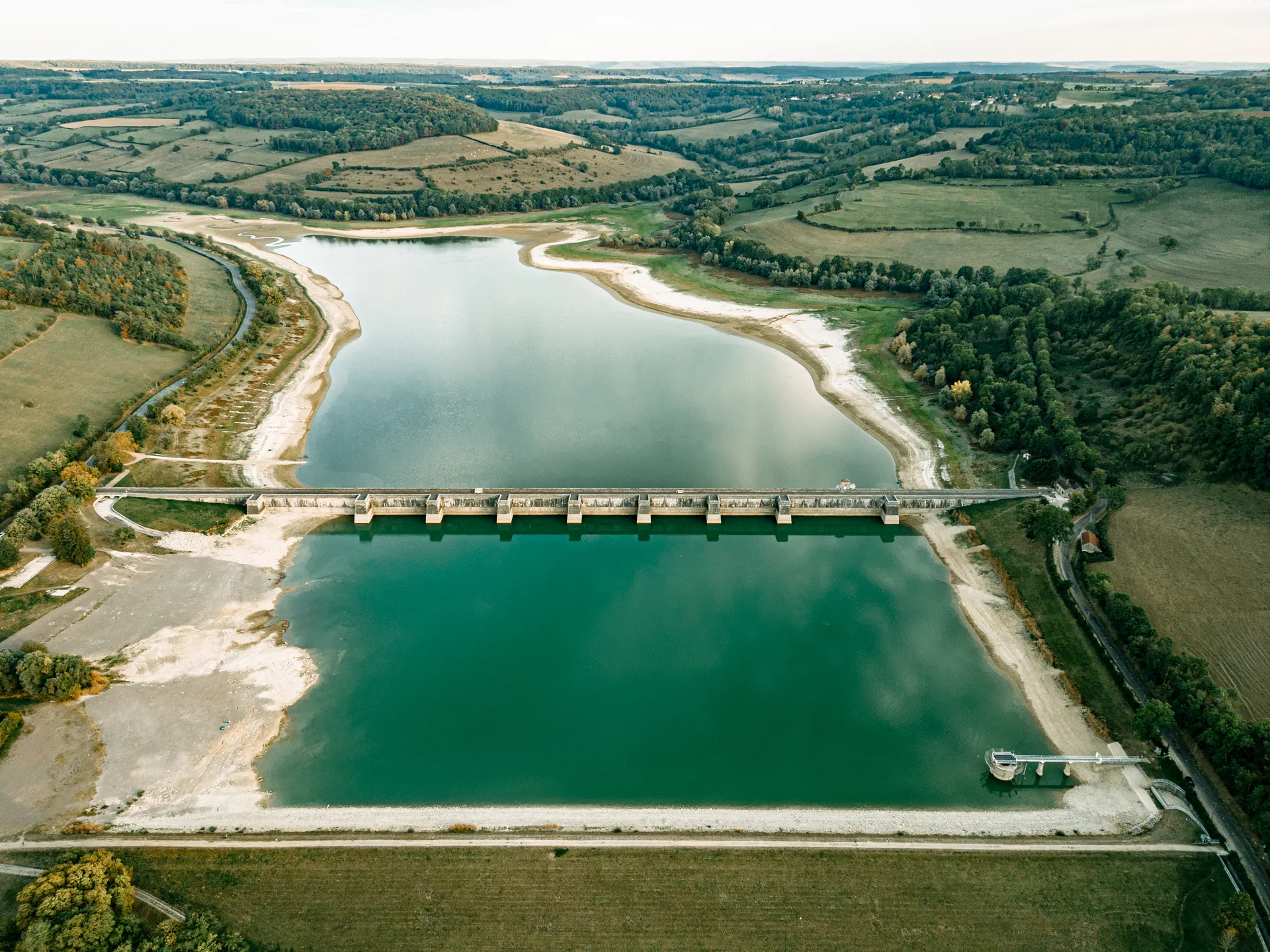Reservoir de Grosbois en Montagne à Grosbois-en-Montagne — À 578 m du lac
