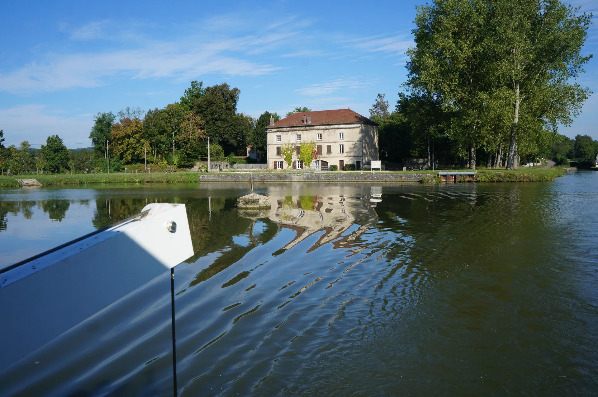 Reservoir du Tillot à Rouvres-sous-Meilly — À 2,7 km du lac