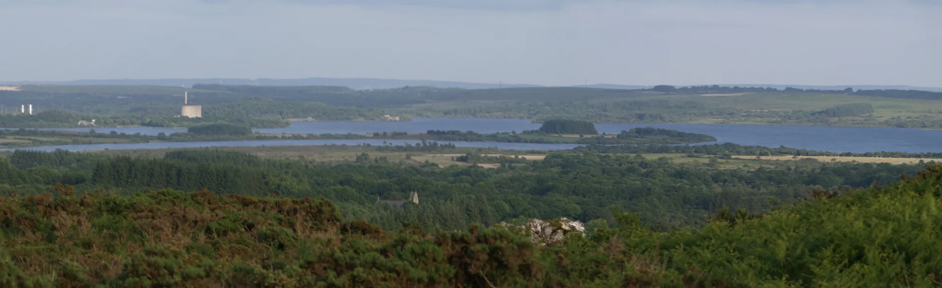 Reservoir Saint Michel à Brennilis — À 1,4 km du lac