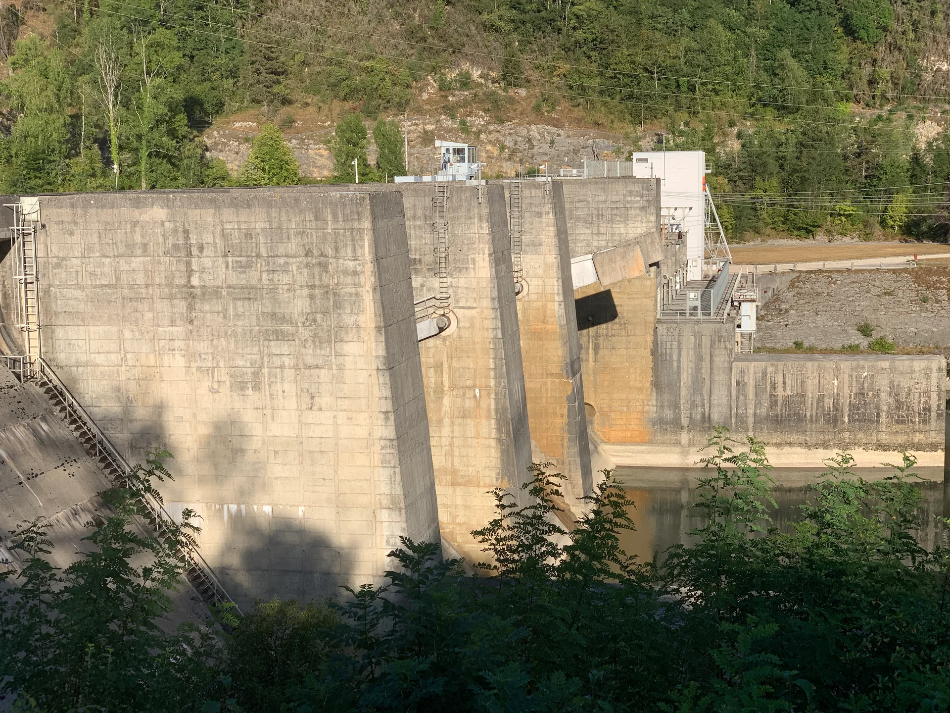 Retenue d'Allement à Poncin — Sur le lac