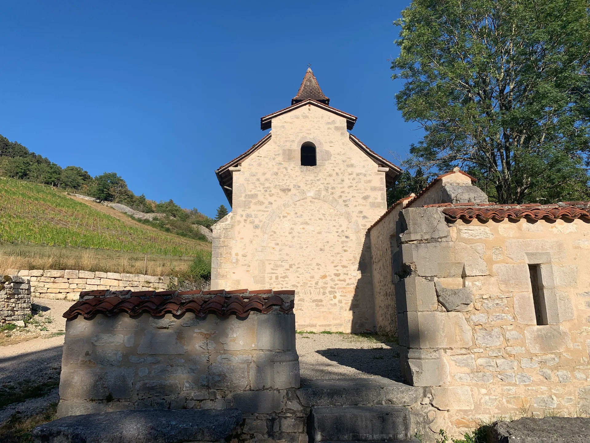 Retenue d'Allement à Poncin — À 495 m du lac