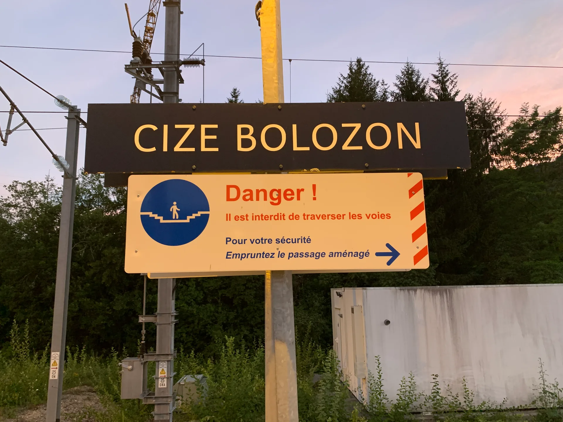 Retenue de Cize Bolozon à Corveissiat — À 936 m du lac