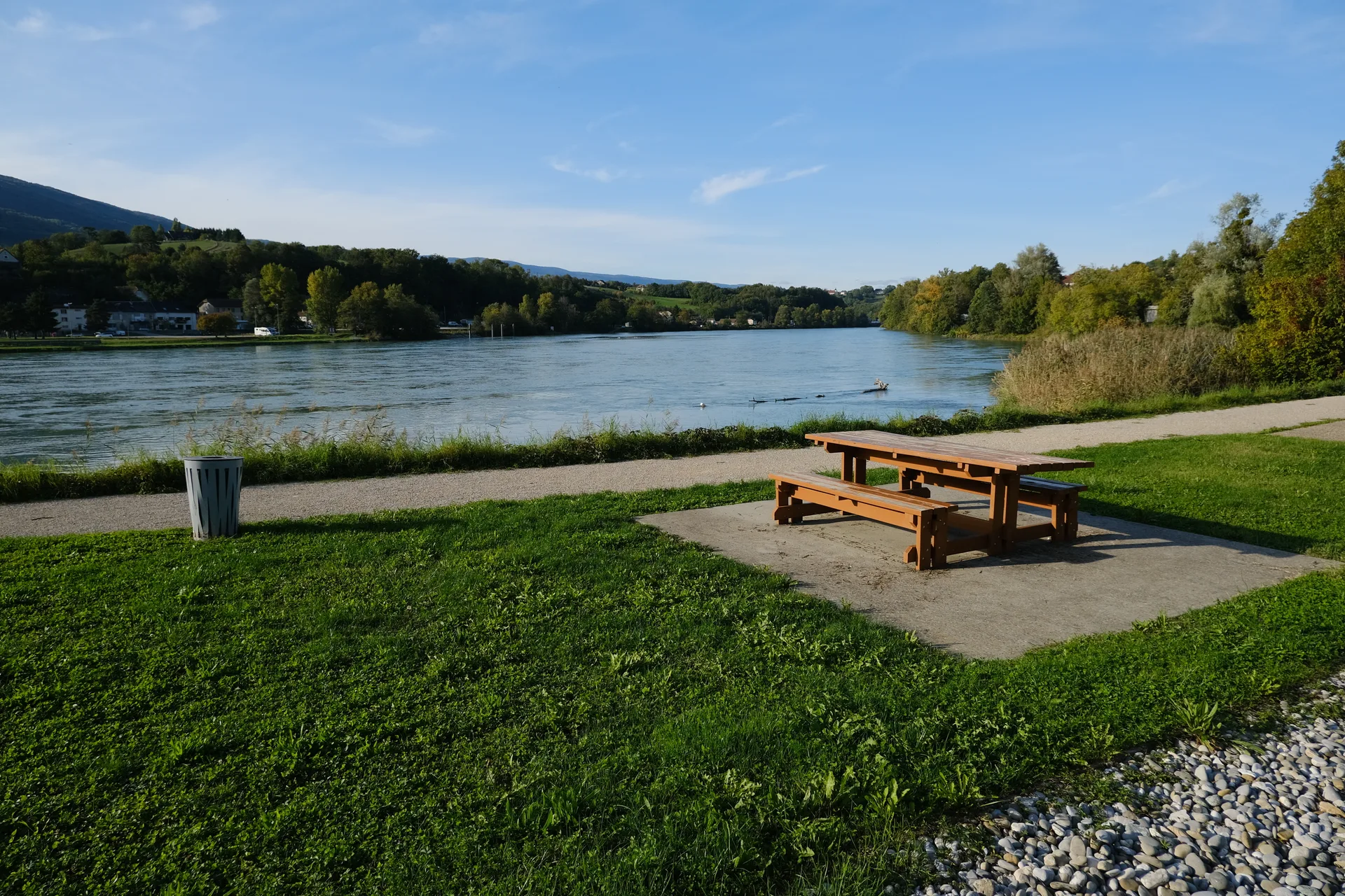 Retenue de Seyssel à Seyssel — À 1,2 km du lac