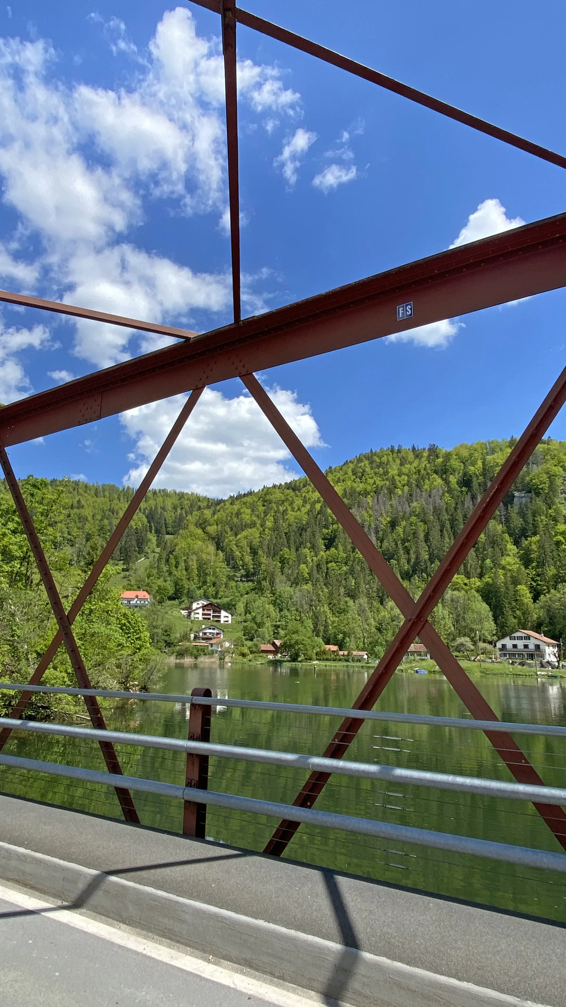 Retenue Refrain à Fournet-Blancheroche — Sur le lac