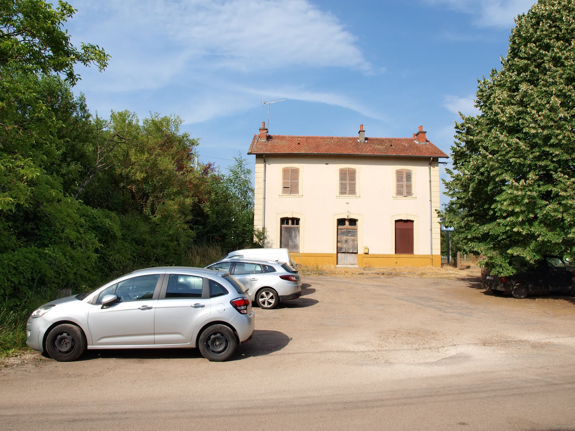 Sabliere de Joigny à Saint-Aubin-sur-Yonne — À 1,8 km du lac