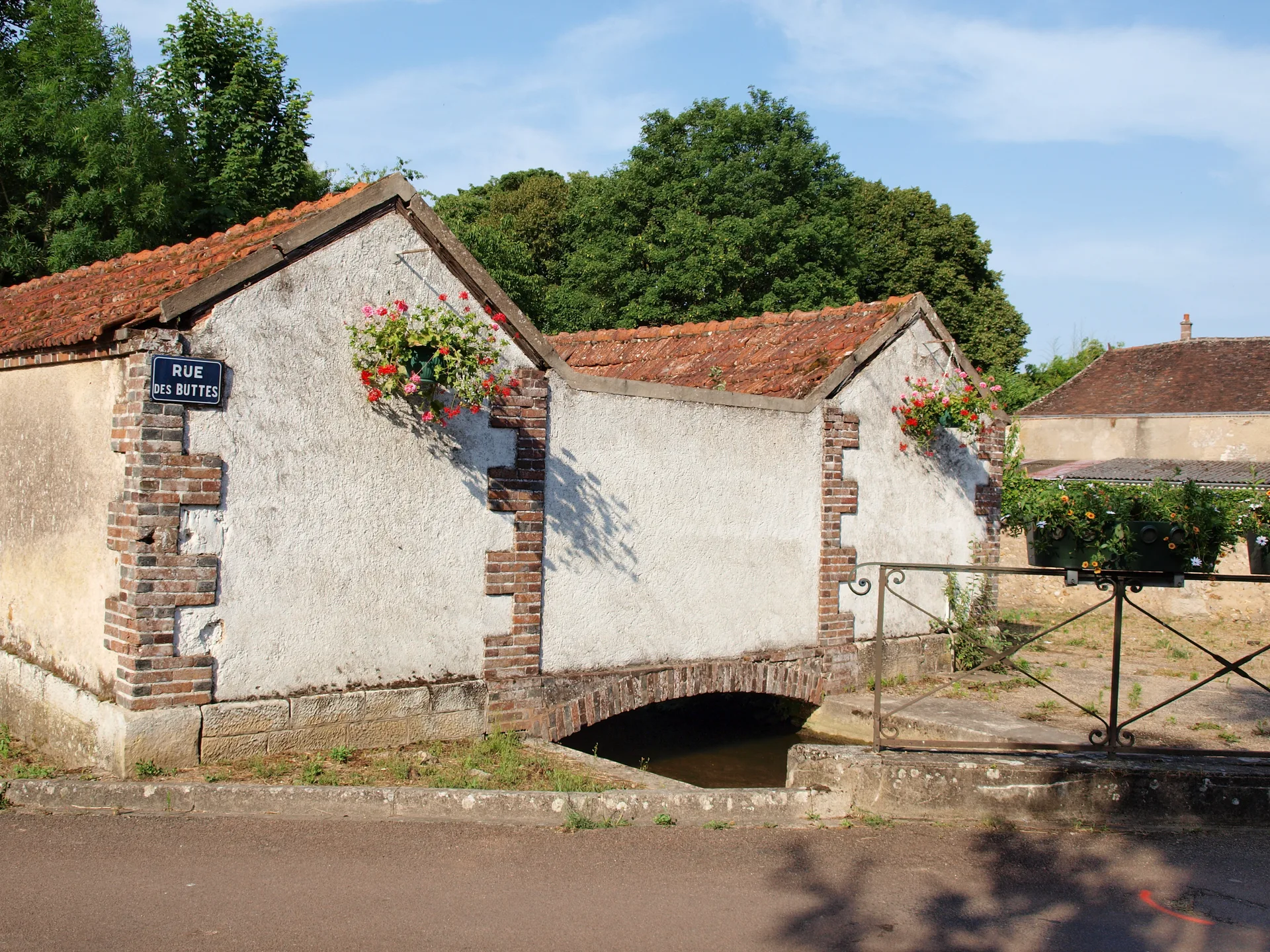 Sabliere de Joigny à Saint-Aubin-sur-Yonne — À 1,8 km du lac