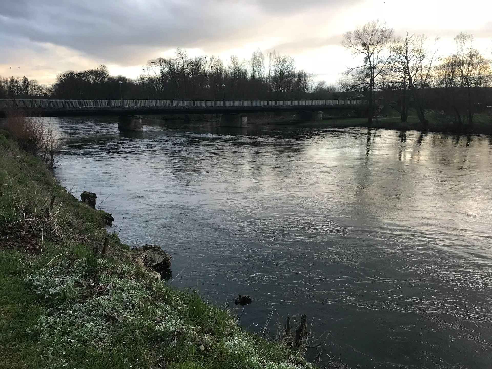 Sablieres de Vincelles à Escolives-Sainte-Camille — À 1,0 km du lac