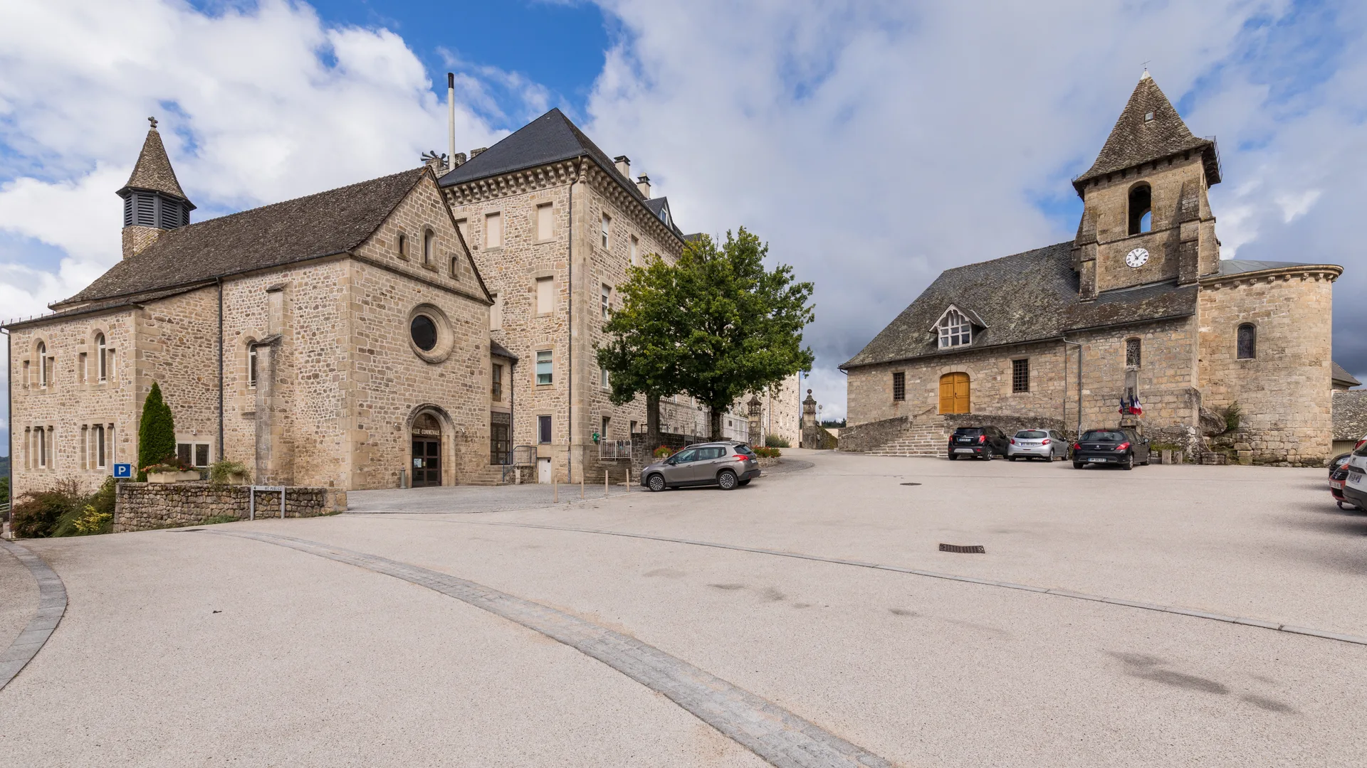 Servieres le chateau à Servières-le-Château — À 1,7 km du lac